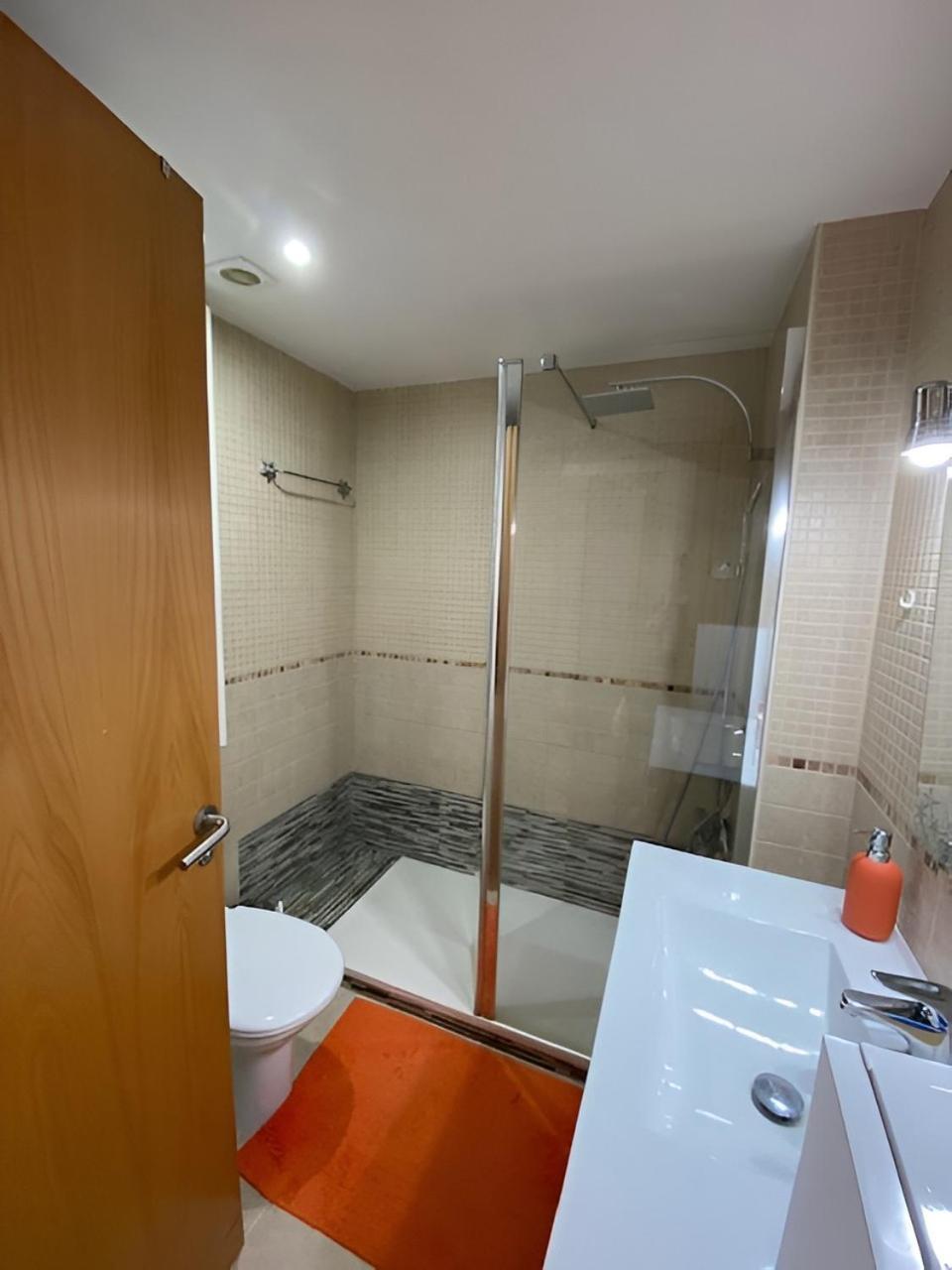 Superbe Appartement Renove, Residence Avec Piscine Roses Eksteriør billede